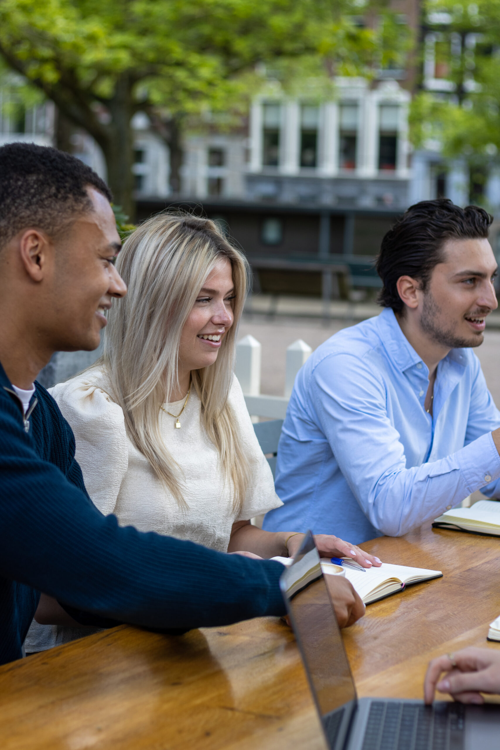 Wat houdt uitzenden in?​
